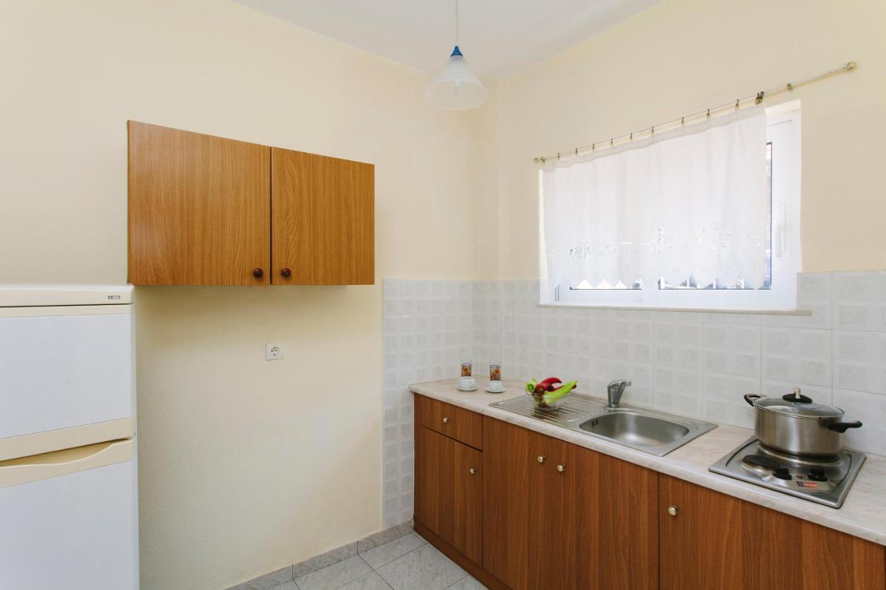 Hotel Loula Rooms And Apartments Kamena Vourla Exterior photo
