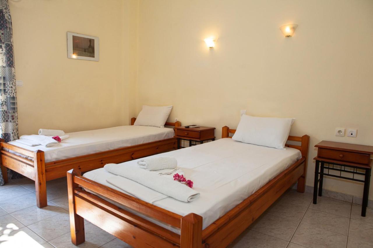 Hotel Loula Rooms And Apartments Kamena Vourla Exterior photo