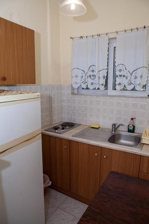 Hotel Loula Rooms And Apartments Kamena Vourla Exterior photo