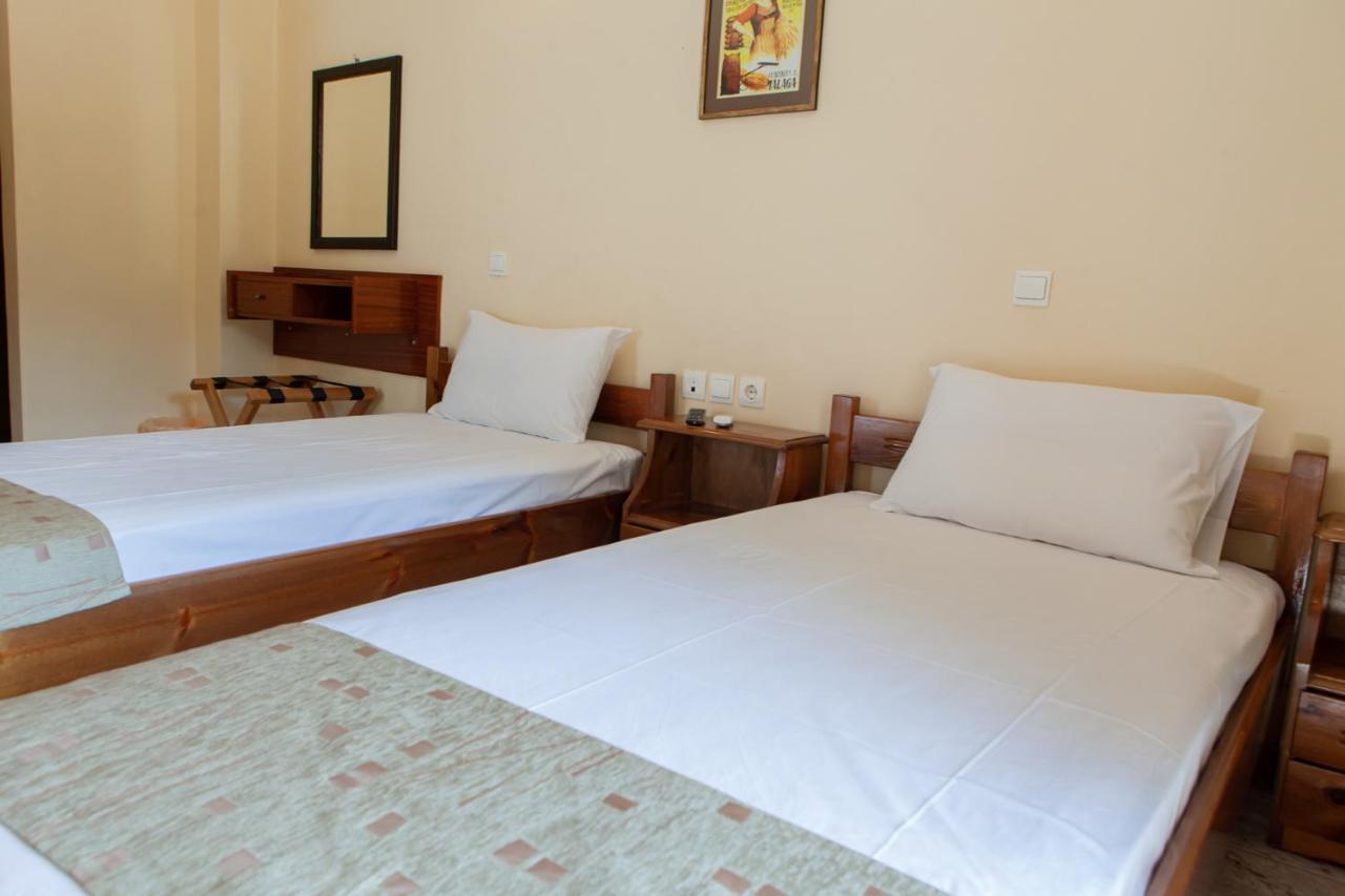 Hotel Loula Rooms And Apartments Kamena Vourla Exterior photo