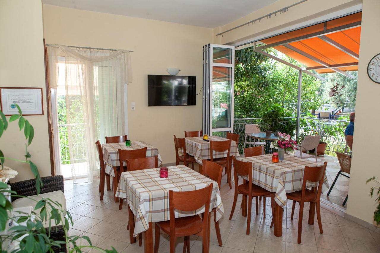 Hotel Loula Rooms And Apartments Kamena Vourla Exterior photo